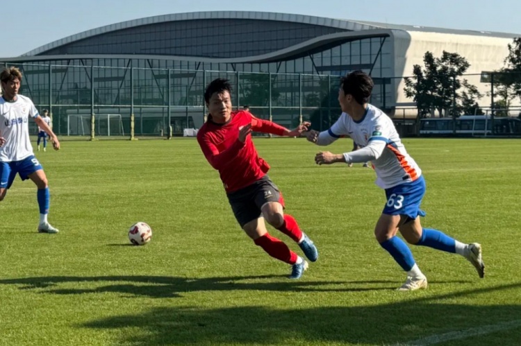 体育直播-亚泰冬训首场热身，两套阵容出战2-0击败泰山B队